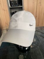 Nike Cap/Kappe Weiß Nordrhein-Westfalen - Remscheid Vorschau