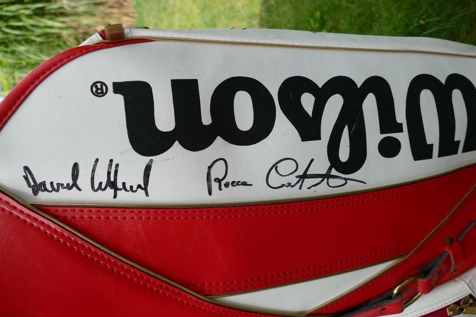 Wilson Golfbag mit Unterschriften in Willich