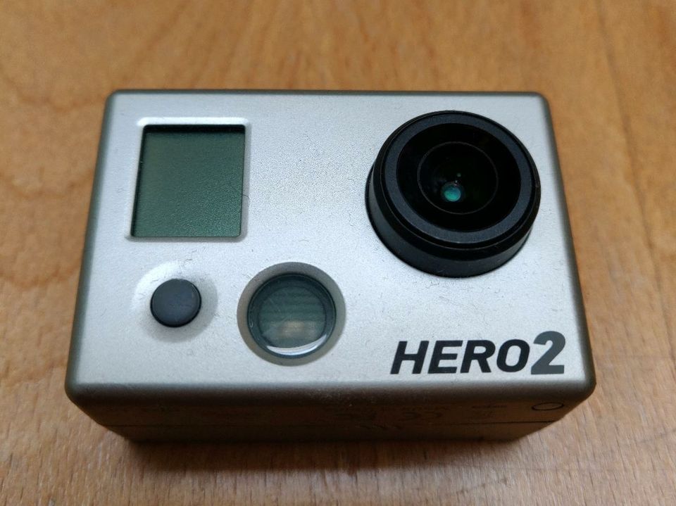 GoPro Hero 2 Actionkamera mit Zubehör in Taufkirchen