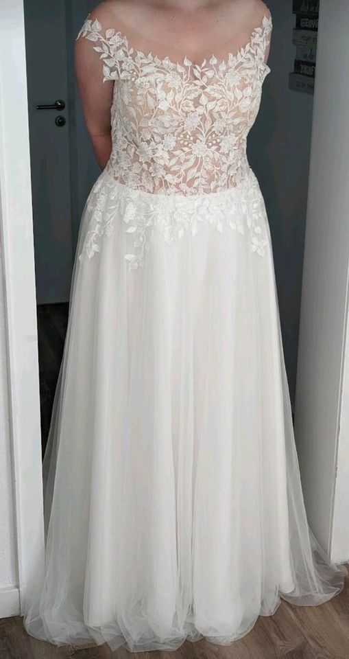 Neues Brautkleid von Bianco Evento in Ahlen