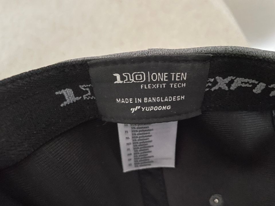 110 one ten flexfit tech yupoong Cap Baseballcap in Lübeck