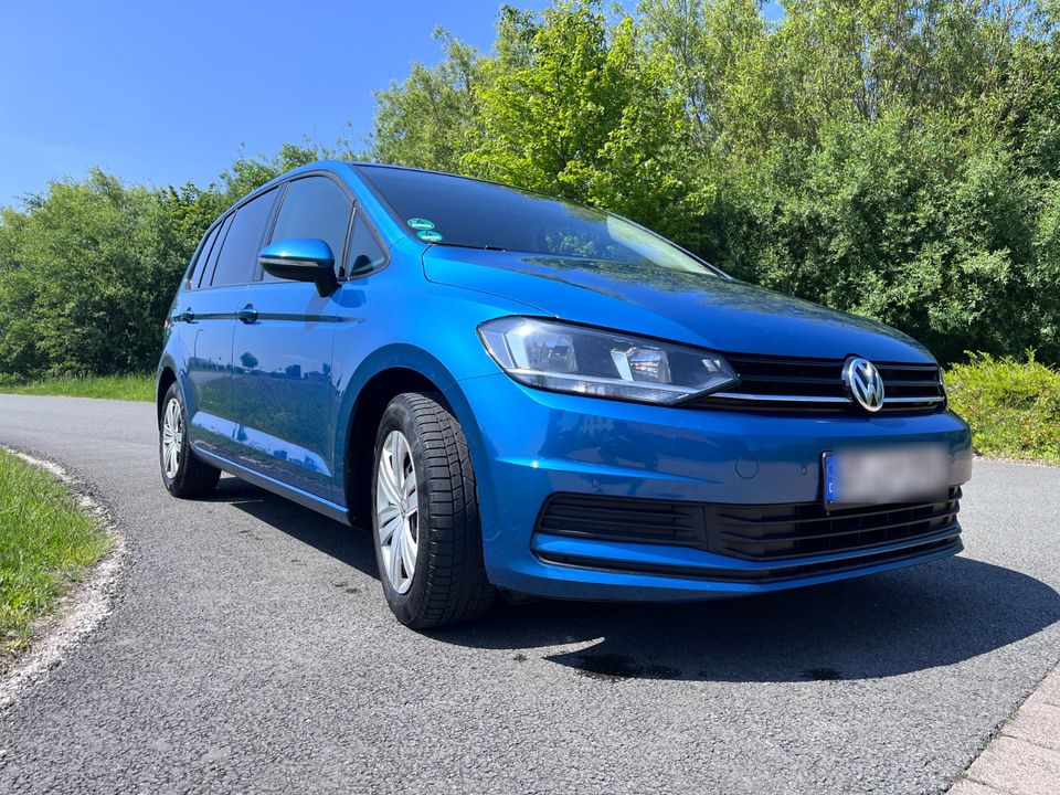 VW Touran - 5 Sitzer aus 1. Hand - Apple Carplay / Nichtraucher in Bad Rothenfelde