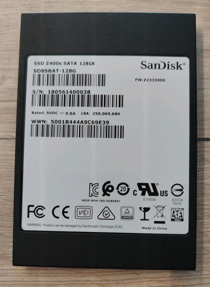 3x SSD SanDisk in Preetz