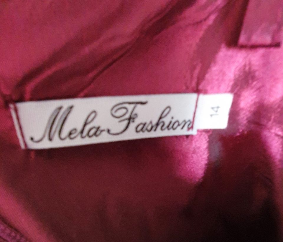 Mela Fashion - tolles bordeaux-pinkes Rüschenkleid mit Reifrock in Holle