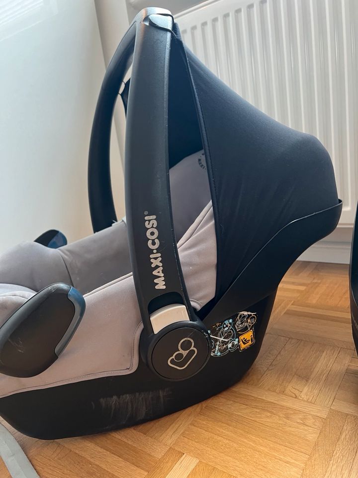 Maxi Cosi Rock - Babyschale - 2019 - Flugzeug geeignet!! in Duisburg