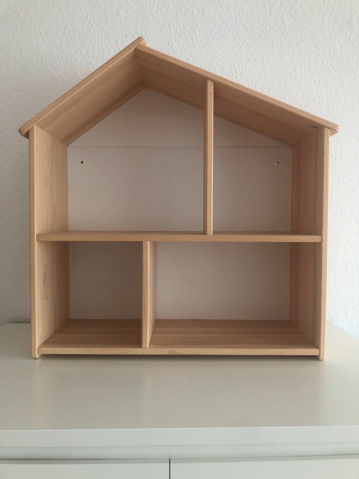 Puppenhaus Ikea kann man auch als Regal benutzen in Heitersheim