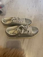 Mädchen sneakers wie neu v Mango Hessen - Dreieich Vorschau