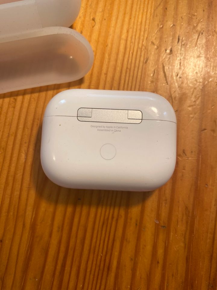 Apple AirPods Pro Case in Lohmar