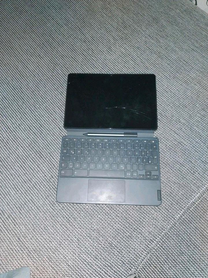 Lenovo Tablet + Stift + Tastatur in Düsseldorf