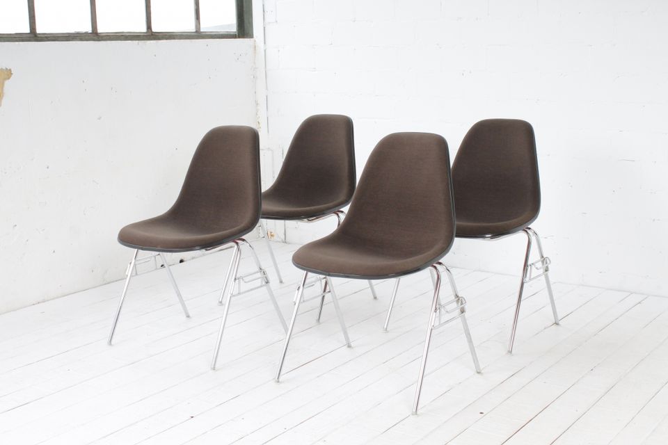 5x Vintage Sidechairs von Charles & Ray Eames für Herman Miller in Gießen