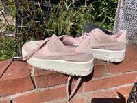 Nike Air Force Gr.39 rosa Wildleder Niedersachsen - Drakenburg Vorschau