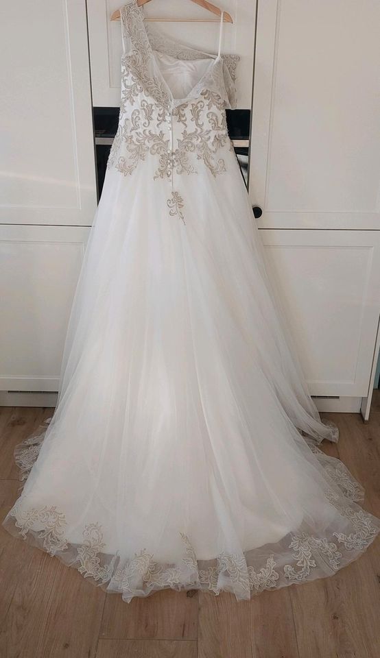 Brautkleid / Schützenkleid in Gangelt