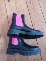 Catwalk Chelsea Boots schwarz mit pink 40 ungetragen Schleswig-Holstein - Flensburg Vorschau