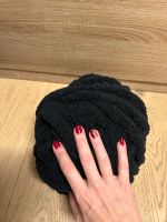 Chunky Wolle schwarz Armstricken Chenille Nordrhein-Westfalen - Brühl Vorschau