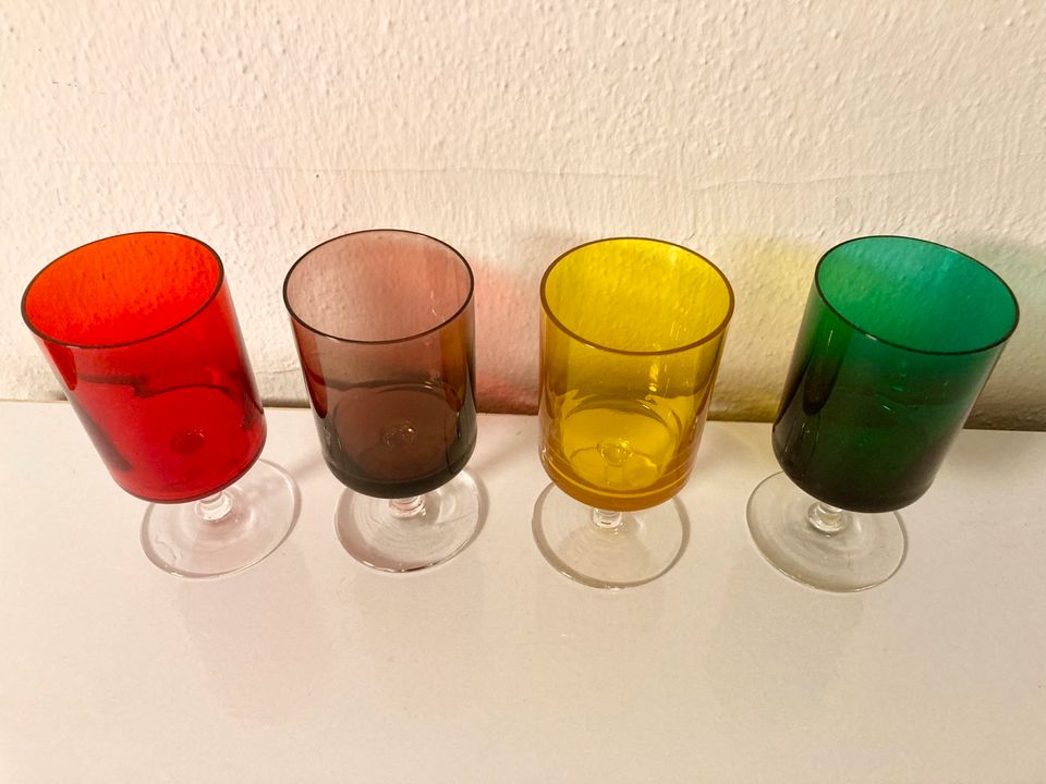 4-er Set bunte Gläser 12 cm hoch, Durchmesser 6 cm komplett in Rosenheim