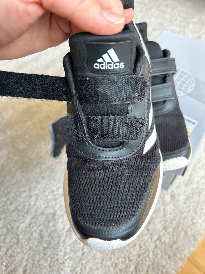 Adidas Sneaker Hallenturnschuh „Tensaur“ Gr. 31 *sehr gut erh.* in Stuttgart