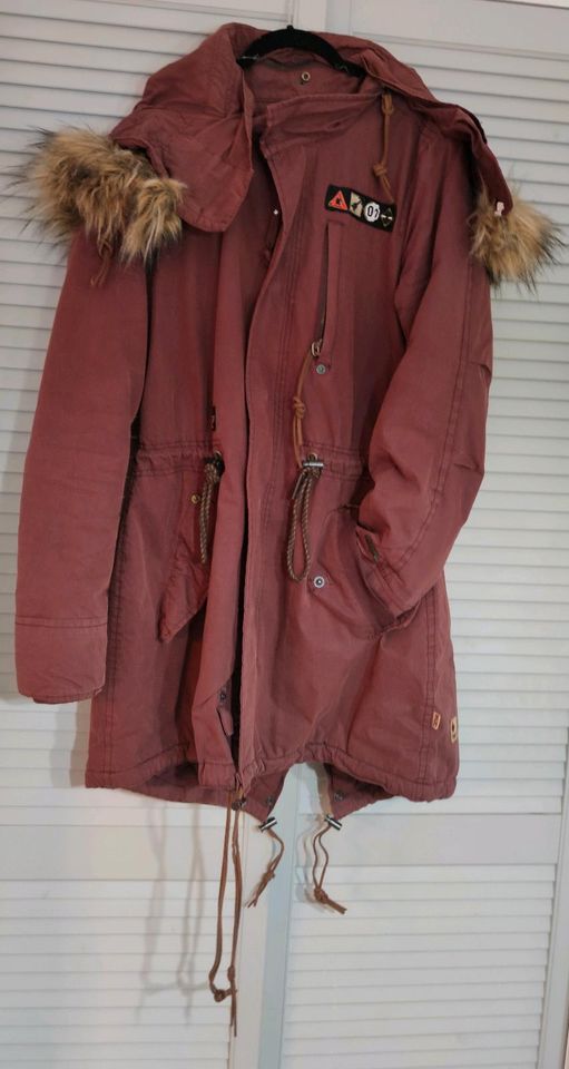 Khujo Wintermantel Parka - XL Kapuze Schwalbenschwanz in Berlin