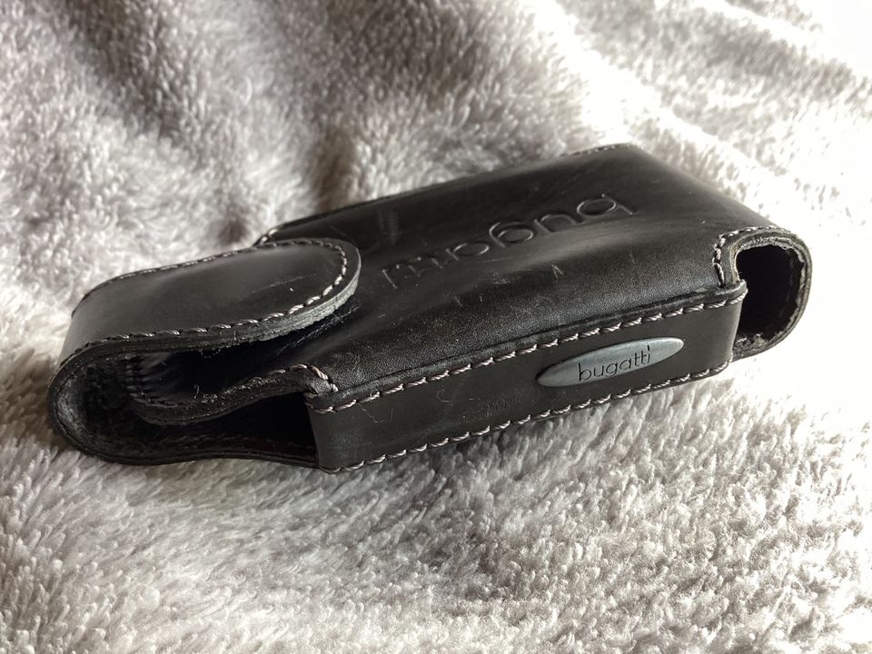 Bugatti Etui Edel Hülle schwarz slim case handmade leder vintage in Kirn