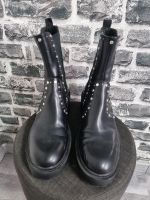 Zara Stiefel Boots neu Gr 40 Nieten schwarz Nordrhein-Westfalen - Leverkusen Vorschau