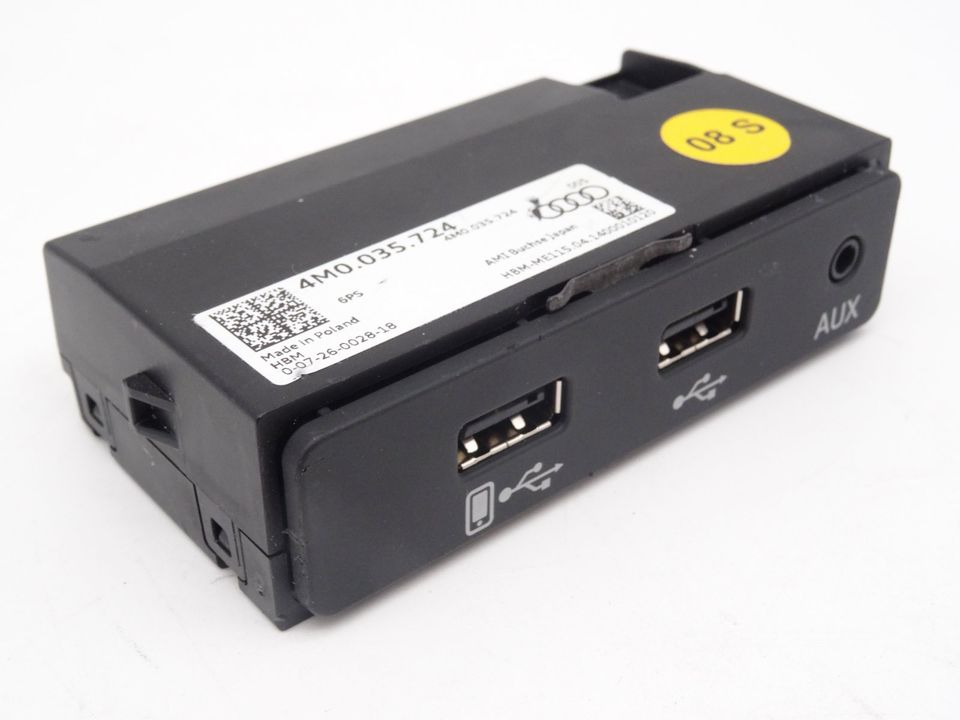 Audi Medienbuchse AMI Mediainterface 2xUSB-A AUX 4M0035724 in Bad Camberg