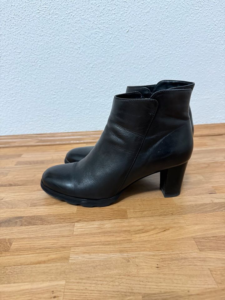 Schwarze Leder-Stiefeletten von Ralph Harrison Größe 40 in München