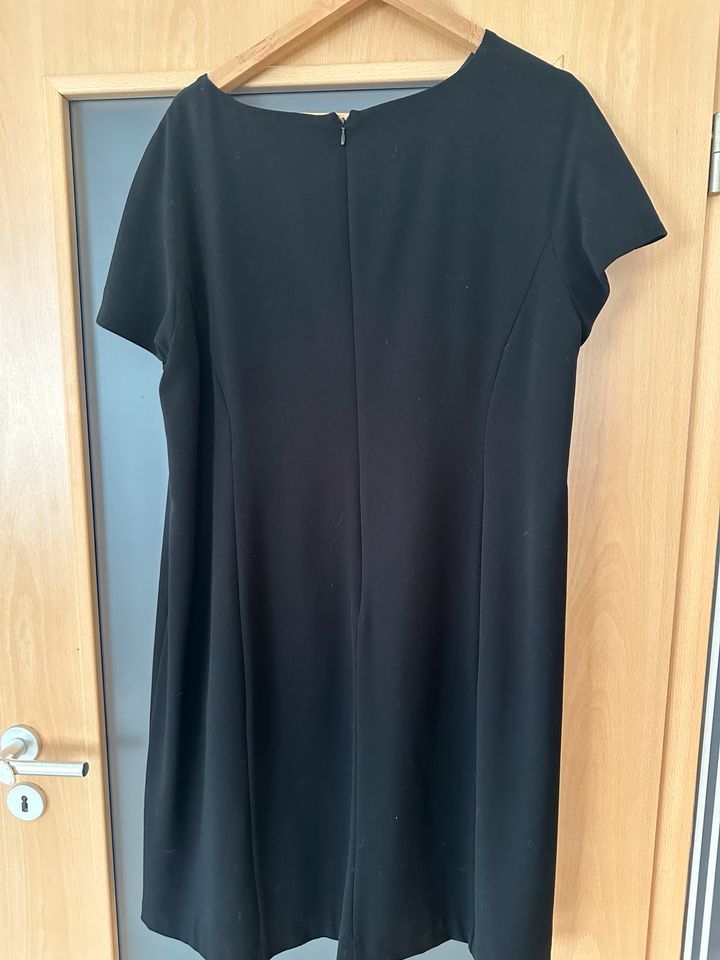 Damenkleid mit Weste in schwarz Größe XL/XXL in Weisweil