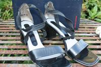 schicke Sandalette Leder Fb schwarz/glänzend von Peter Kaiser Niedersachsen - Jever Vorschau