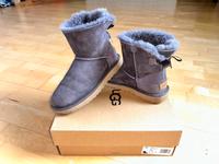 UGG Bailey Bow Winter Boots/Stiefel-Gr. 38-pflaume/lila-Damen Kr. Dachau - Bergkirchen Vorschau