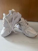 Nike huarache NEU! Nordrhein-Westfalen - Waltrop Vorschau