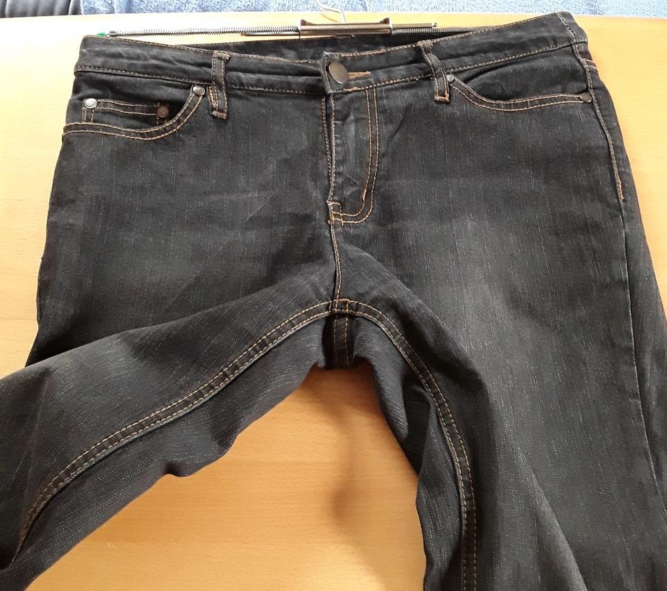 Damen Jeans Hose Jeanshose schwarz schmal 36/38 in Königsbrunn