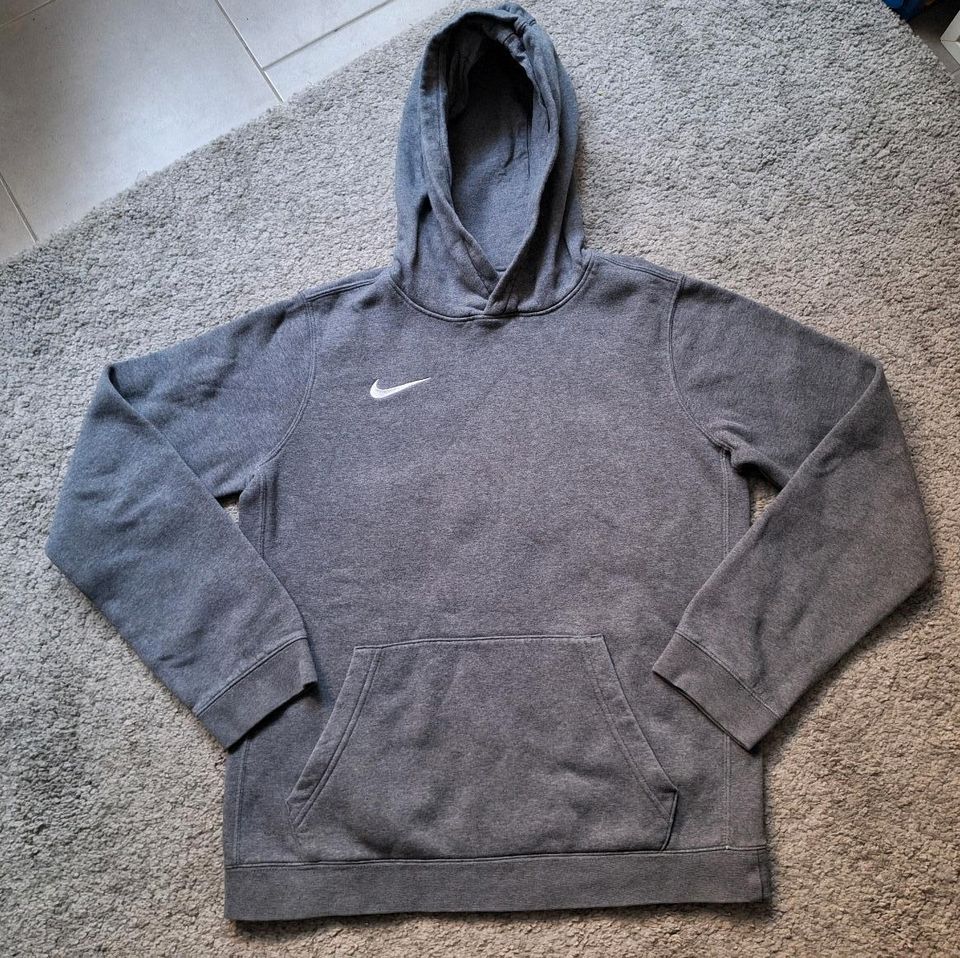 Nike Hoddie grau Kinder Gr. XL 158-170 in Berlin