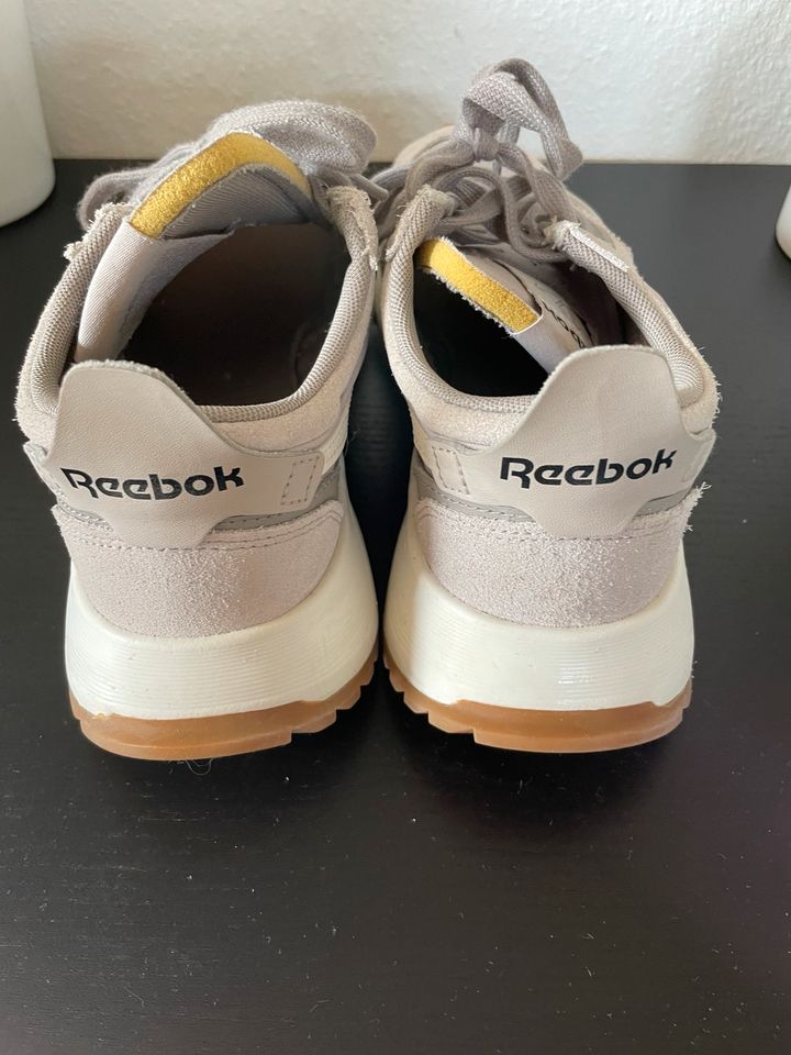 Reebok Sneaker 40 in Einbeck