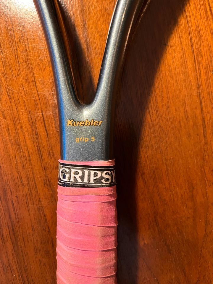 Tennisschläger Kuebler Grip 5 in Neuss