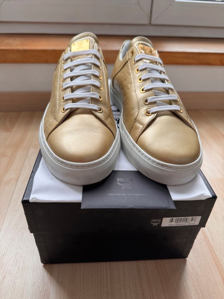 MCM Leder Sneaker Gold Neuwertig in Rückersdorf