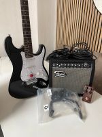 Set mit E-Gitarre, Tuner, Verstärker und Gitarrenhänger Köln - Mülheim Vorschau