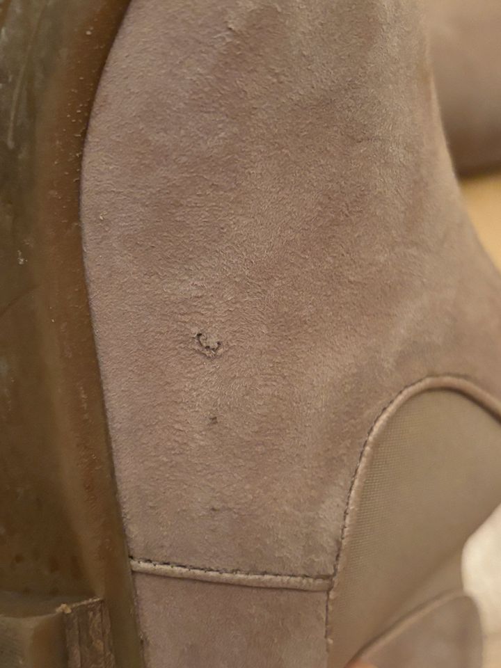 Beige kurze Stiefeletten von Högl in Tiefenbach Kr Passau