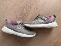 Sneaker Turnschuhe Skechers silberne Glitzerfäden weiches Fussbet Bayern - Langensendelbach Vorschau