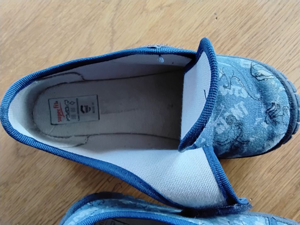 Gummi-stiefel Regenstiefel Hausschuhe  Pantoffeln Superfit 27 28 in Ankum