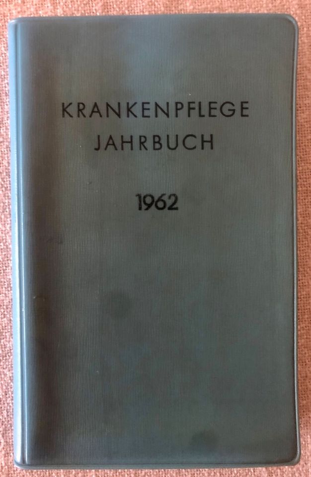 DDR-Krankenpflege Jahrbuch 1962. Pflege-Kalenderbuch. in Bruchköbel