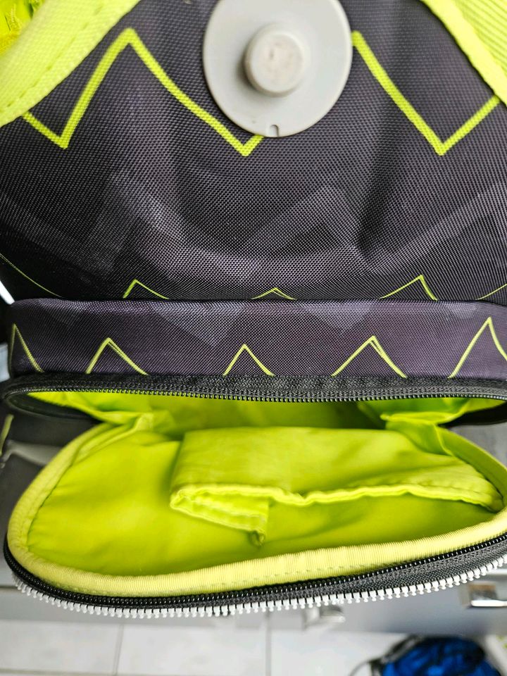 Ergobag Schulranzen mit Sportbeutel in Esslingen