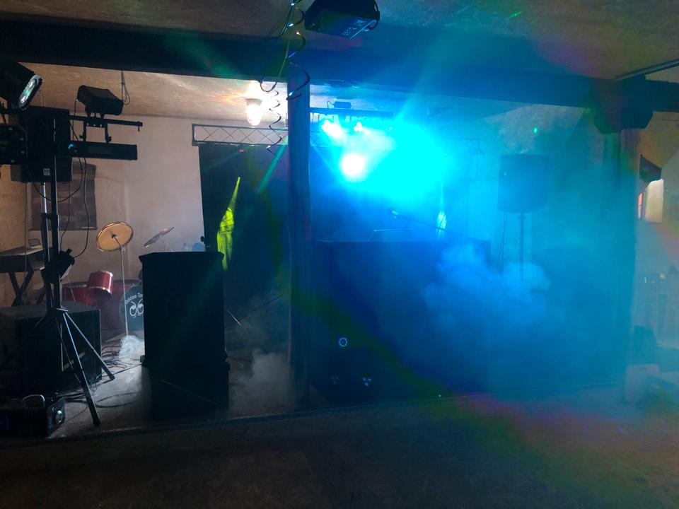 DJ Equipment Lichtshow-Anlage/Nebel wenig benutzt, anschauen! in Hirschfeld (Brandenburg)