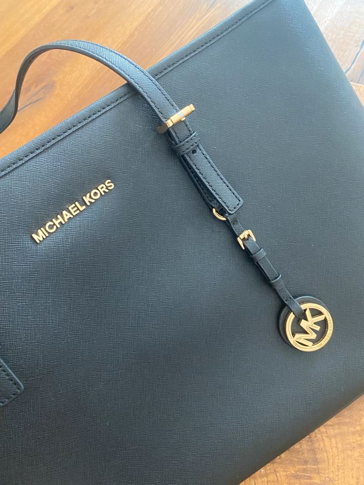 Michael Kors Tasche in Winnenden