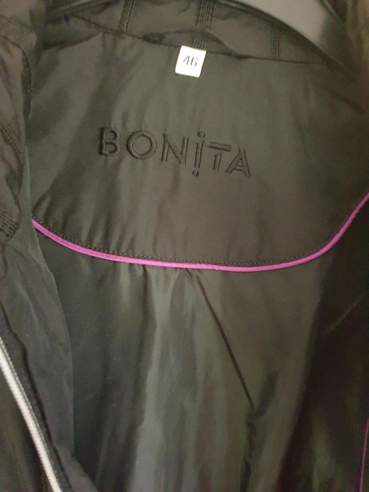 Bonita leichte Jacke Frühling schwarz Gr. 46 mit schönen Details in Heimbach