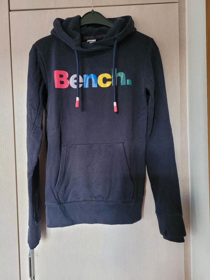 Bench Hoody Kapuzenpulli Gr. XS  neuwertig in Solnhofen