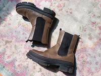 Stiefel Plateau Manguun Creme schwarz Stiefelletten Köln - Porz Vorschau