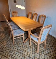 Ausziehbarer Esstisch mit 12 Stühlen Holz 1,50-2,10m x 1m Hessen - Runkel Vorschau