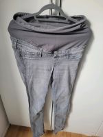 sehr gut erhaltene Umstandsjeans von H&M, Skinny, grau Größe 42. Düsseldorf - Bilk Vorschau