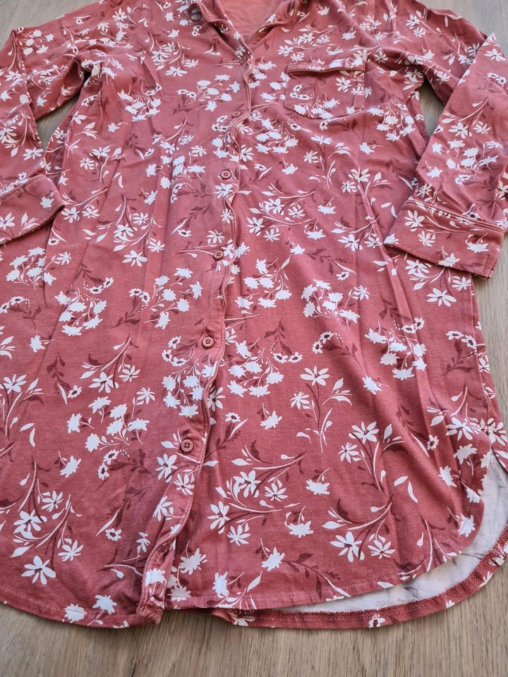 Nachthemd S/M 36/38 rosa Blümchen Knöpfe Blumen Hemd in Bergisch Gladbach