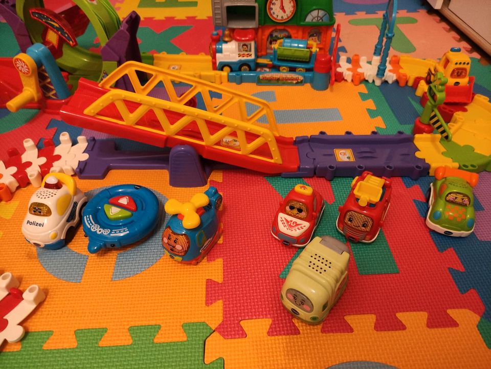 VTech Tut tut Baby Flitzer Eisenbahn Ferngesteuertes Auto + Set in Jena