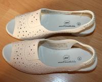NEU! Mae&Mathilda, Sandalette, Farbe creme, Gr. 39 Sachsen-Anhalt - Thale Vorschau